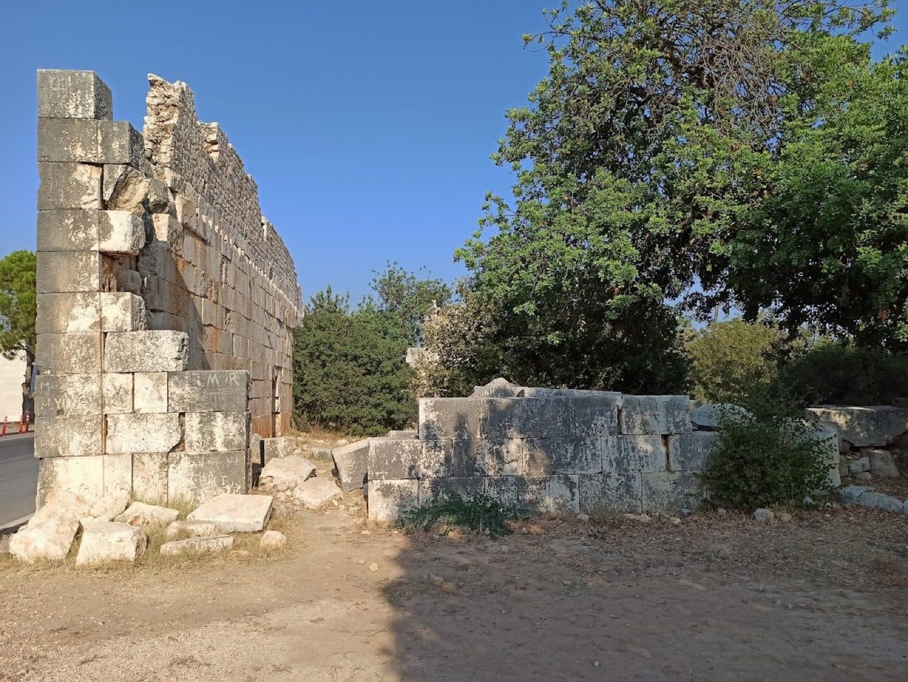 Zeus Tapınağı ve Kilise