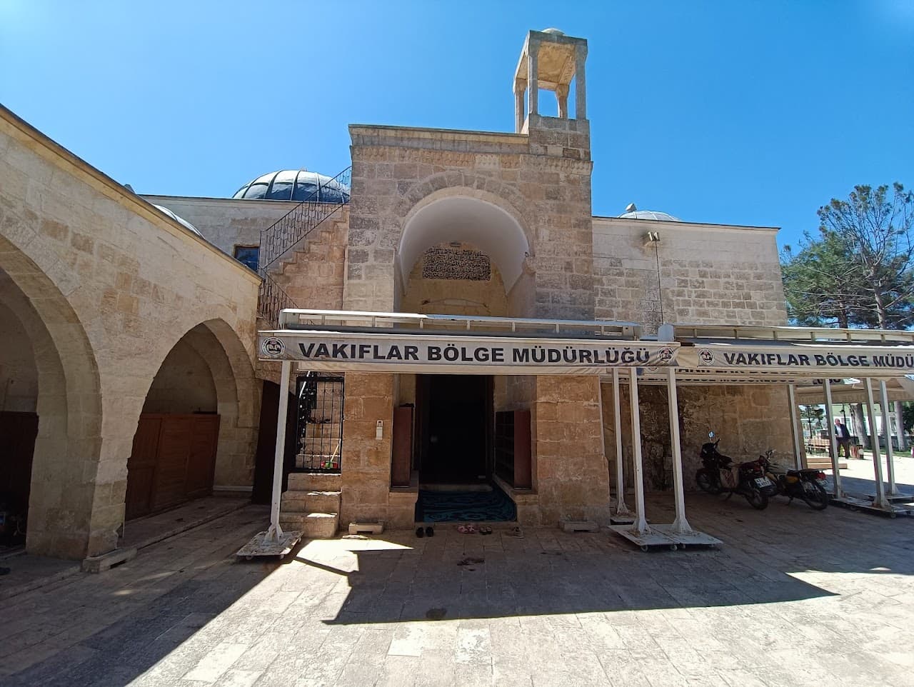 Hayati Harrani Türbesi