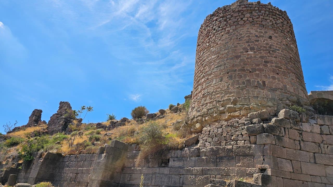 Attalos Evi