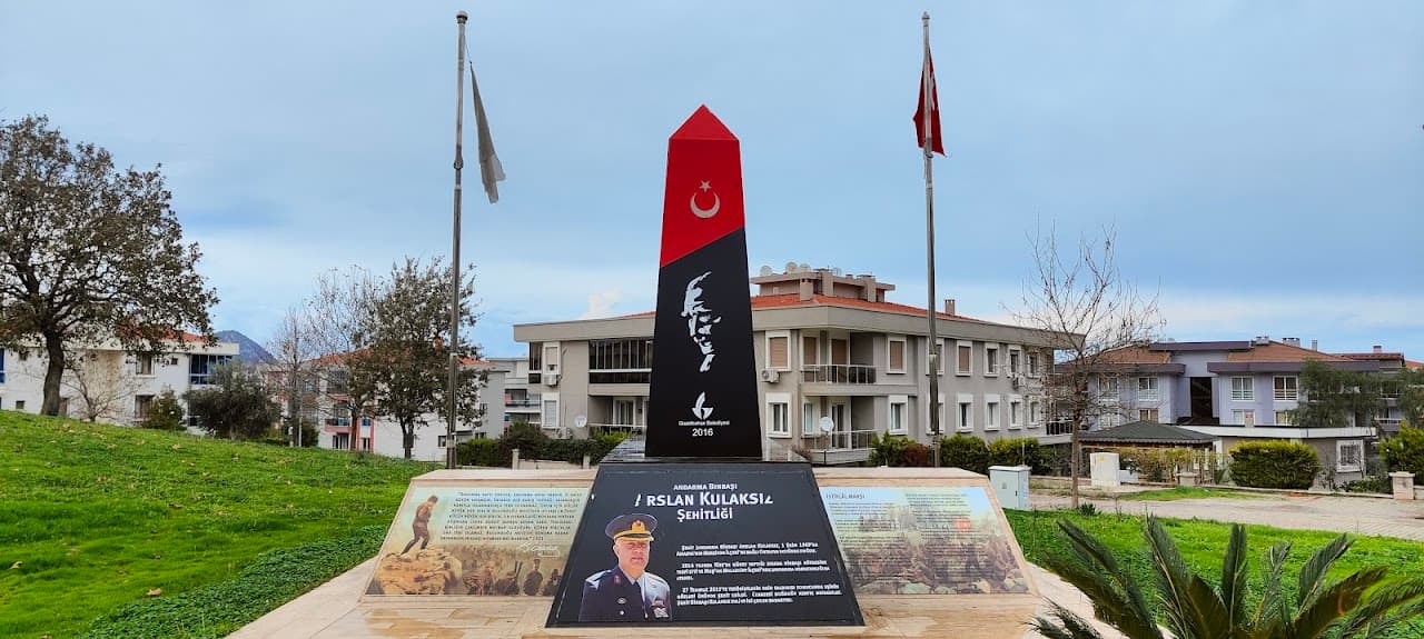 Jandarma Binbaşı Arslan Kulaksız Şehitliği