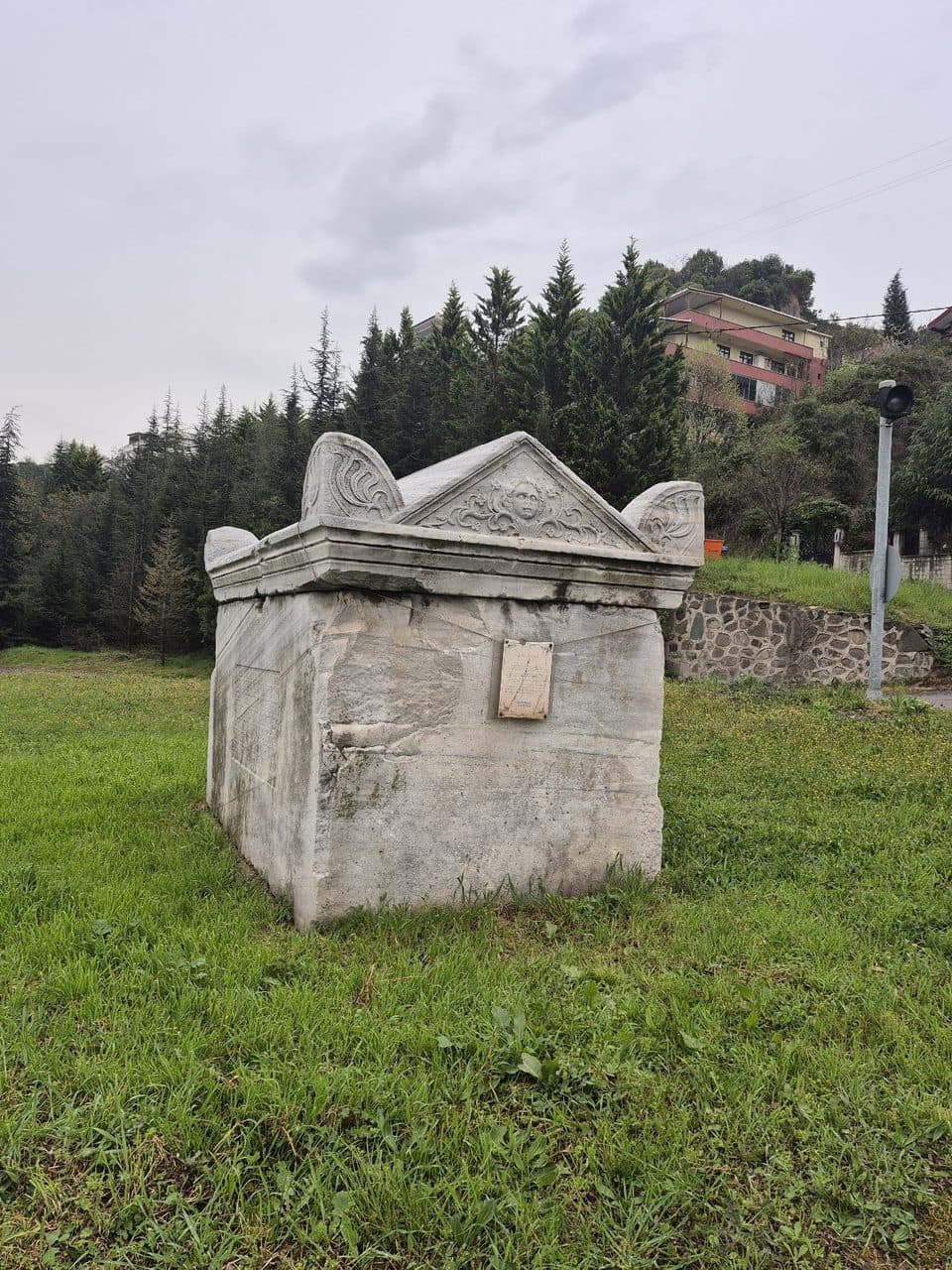 Kongessi Roma Mezarı (Konca Lahdi)