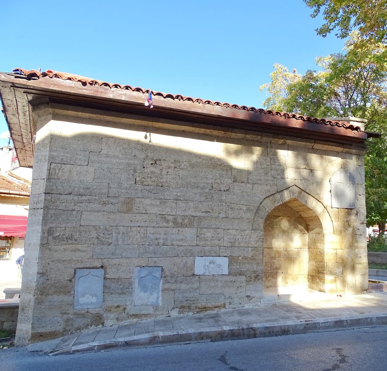 Duvar Çeşmesi