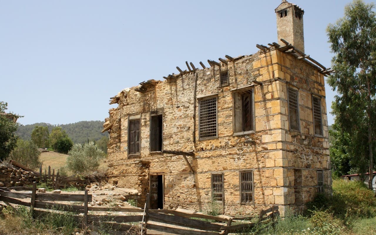 Şavkı Efendi Konağı