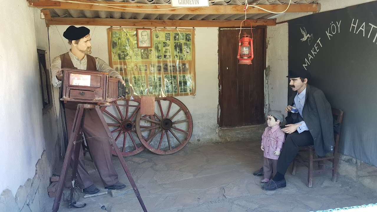 Nazmiye ve Ayhan Çetin Maket Köy Müzesi