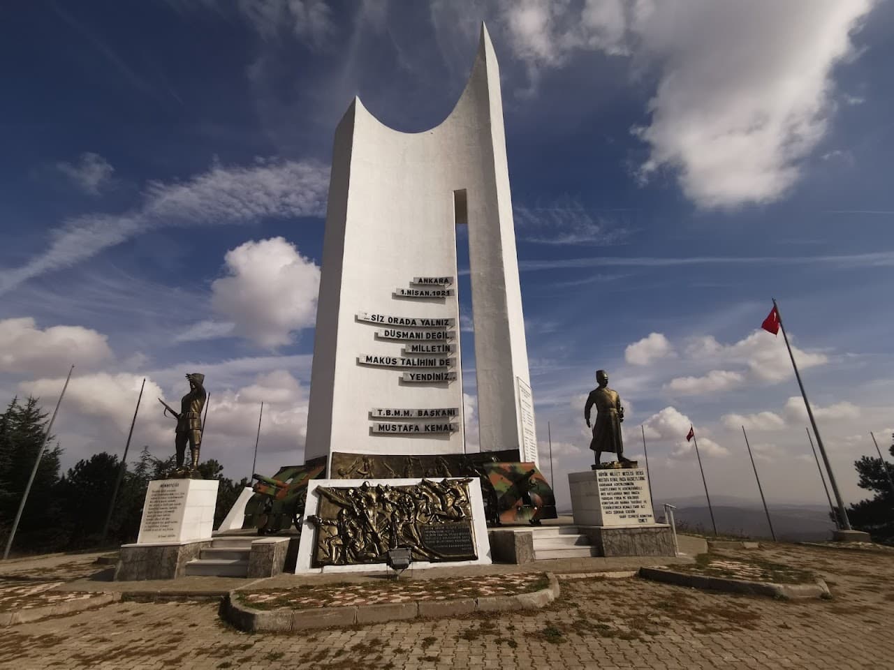 Metristepe Zafer Anıtı