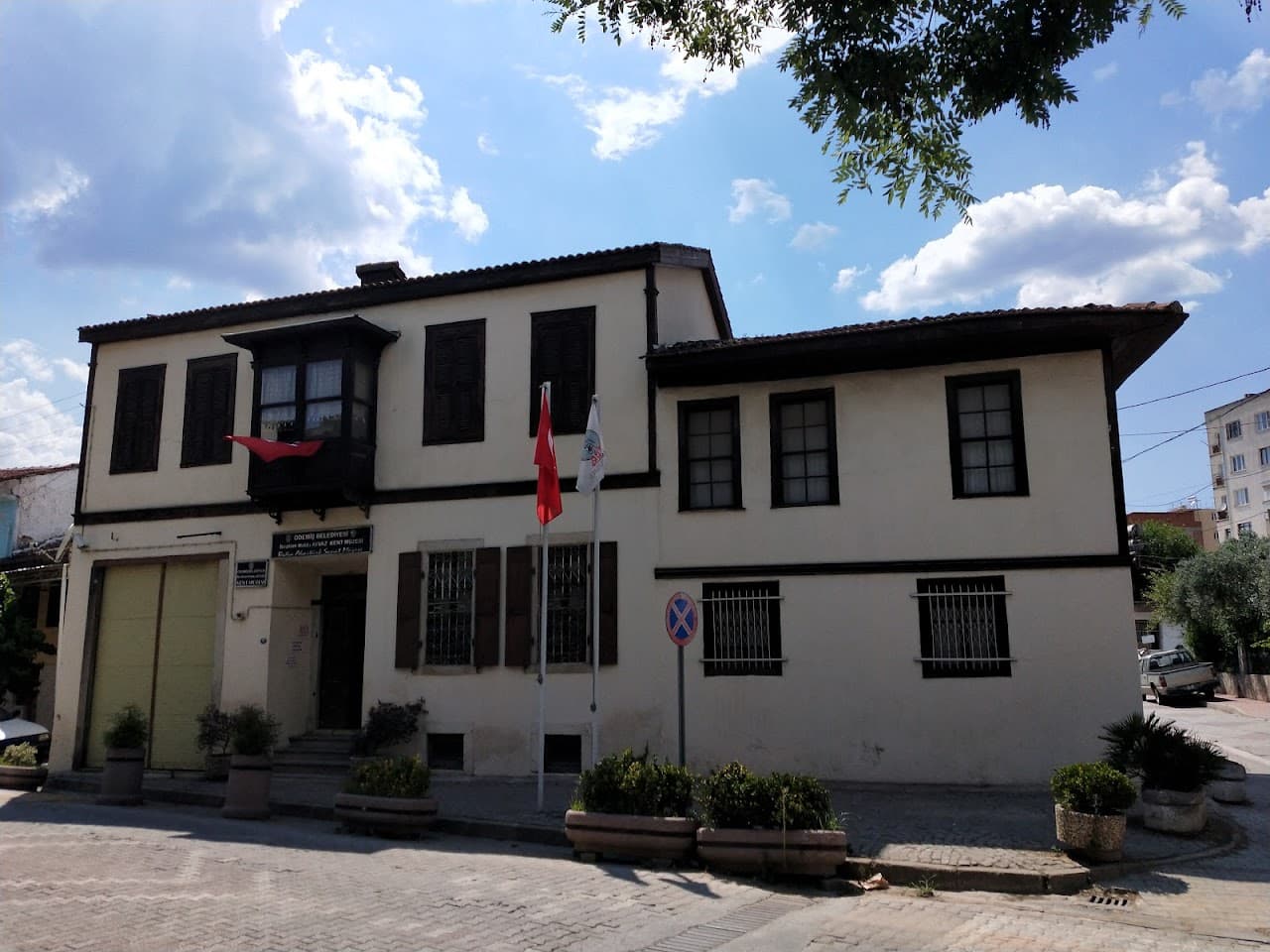 İbrahim Hakkı Ayvaz Kent Müzesi ve Bedia Akartürk Sanat Müzesi