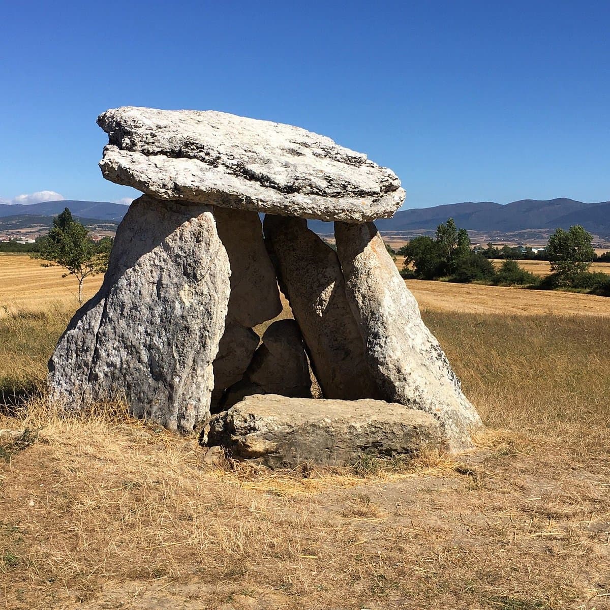 Uzunbayır Kokarsu Dolmeni