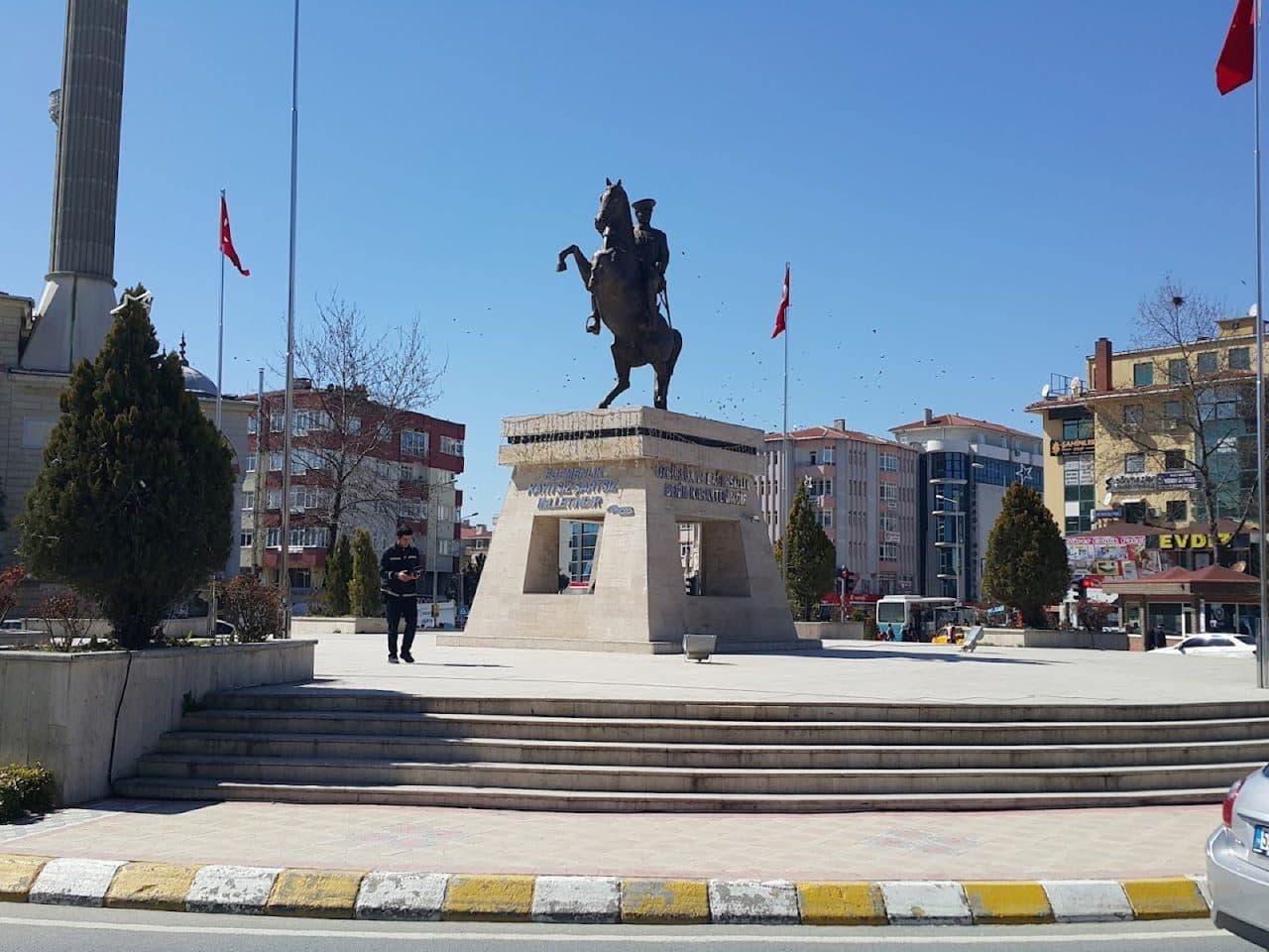 Atatürk Heykeli