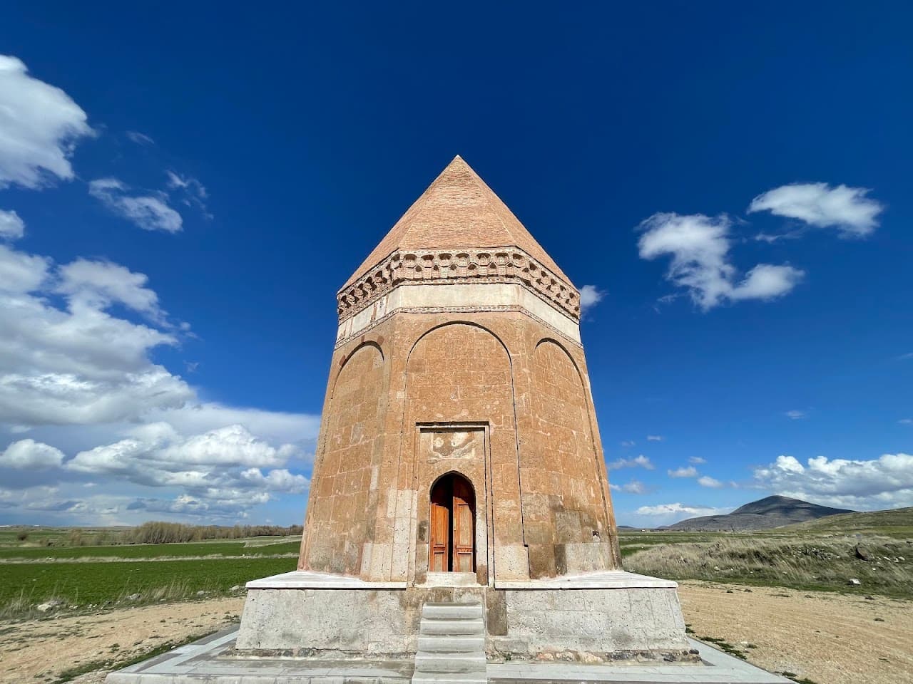 Bekar Sultan Batı Höyüğü
