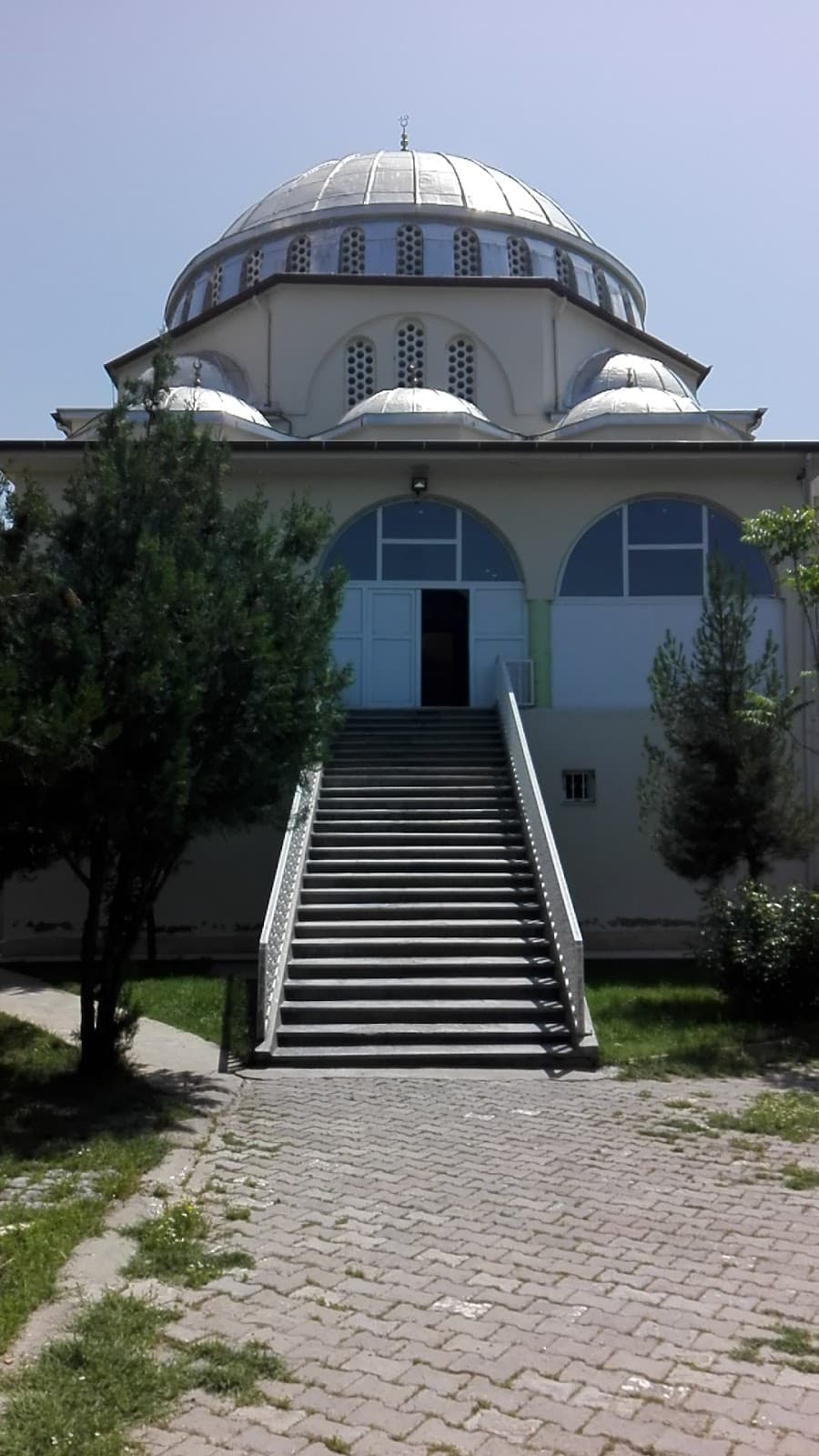 Salat Cami Yanı