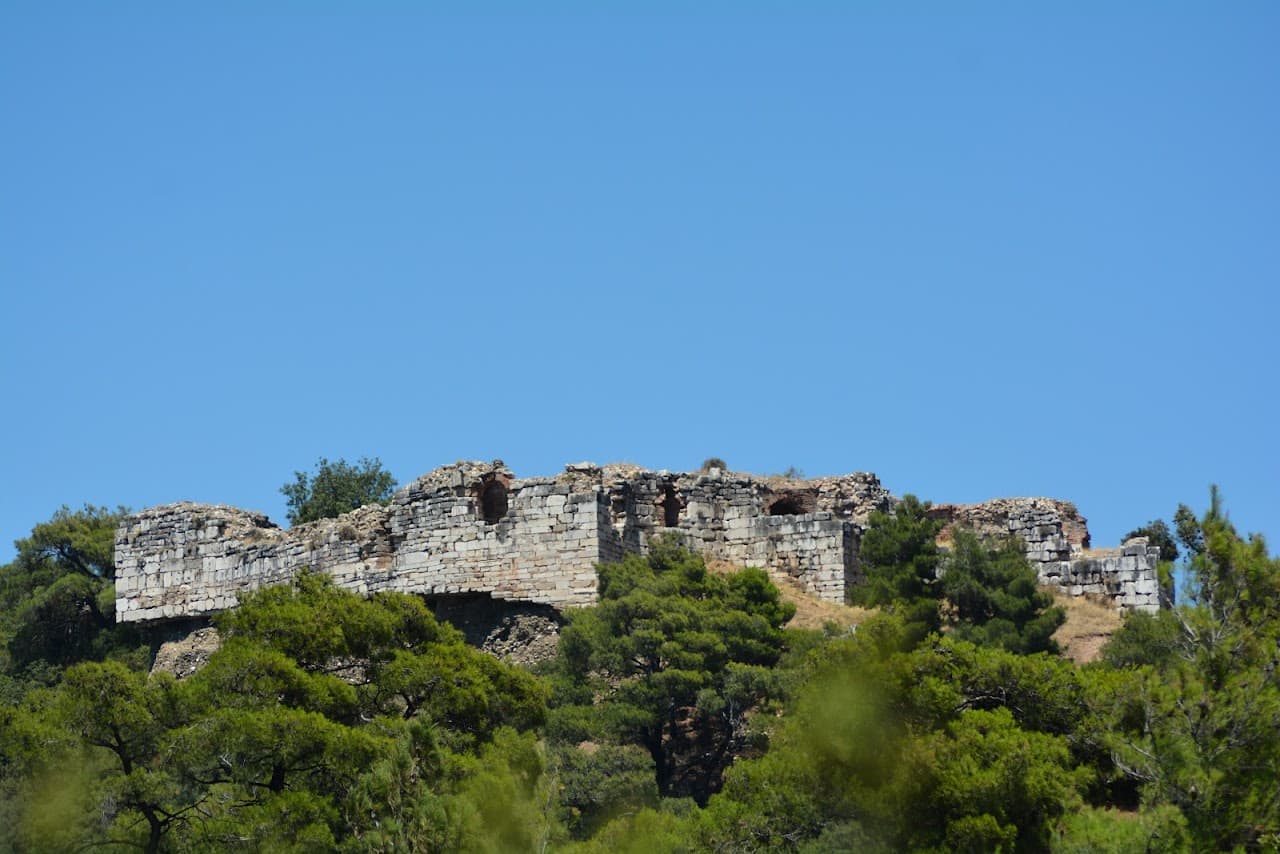Sardes Kalesi