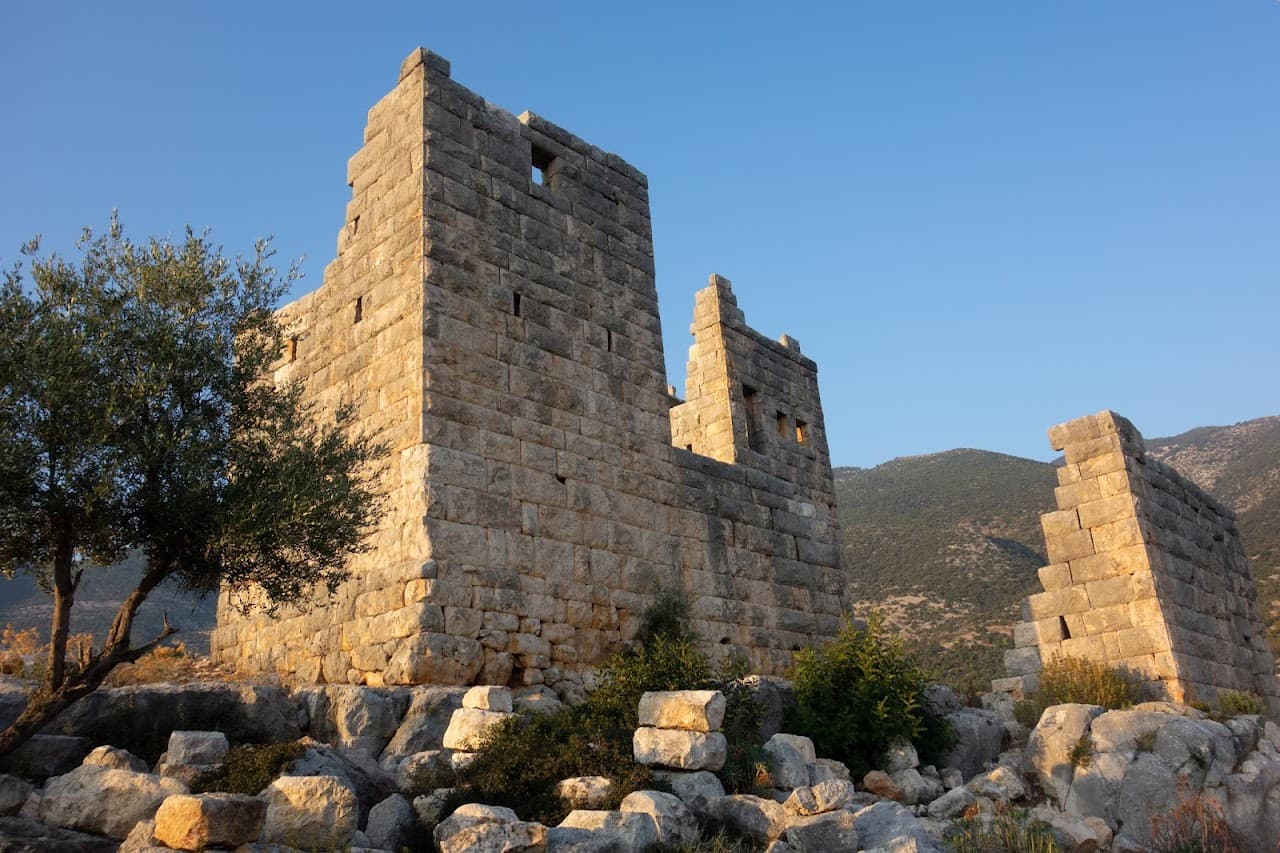 Issium Kalesi