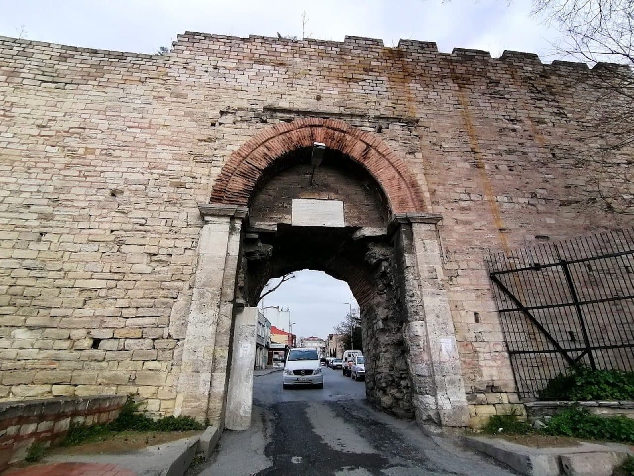Yedikule Kapısı İsimsiz Şehit Kabri
