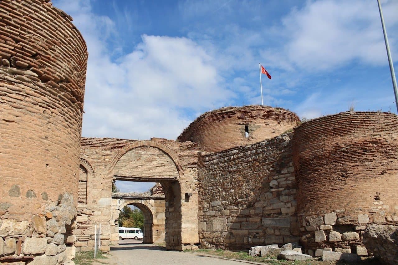 Yenişehir Kapı