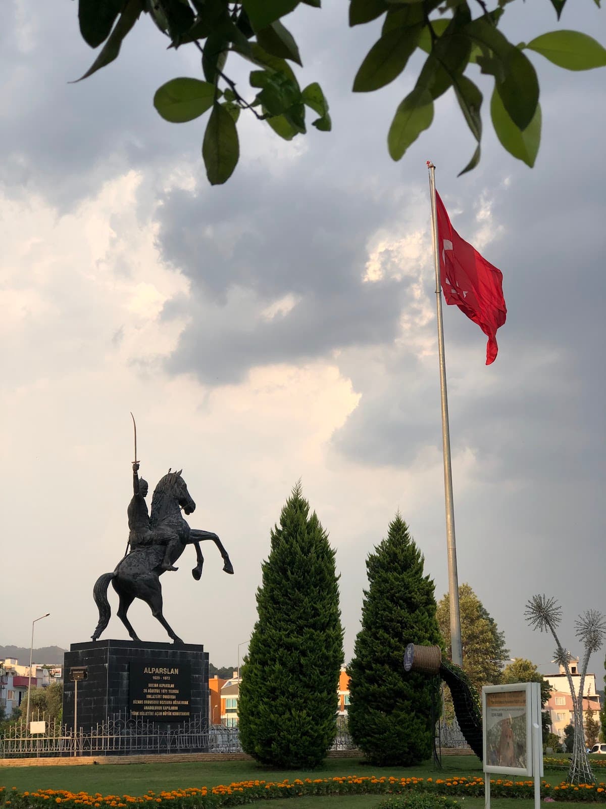 Hayır Küpü – Malazgirt Meydanı