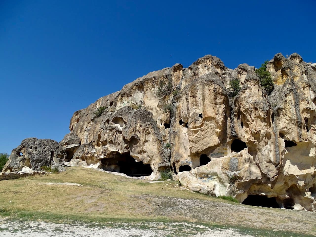 Hekimler Mağarası