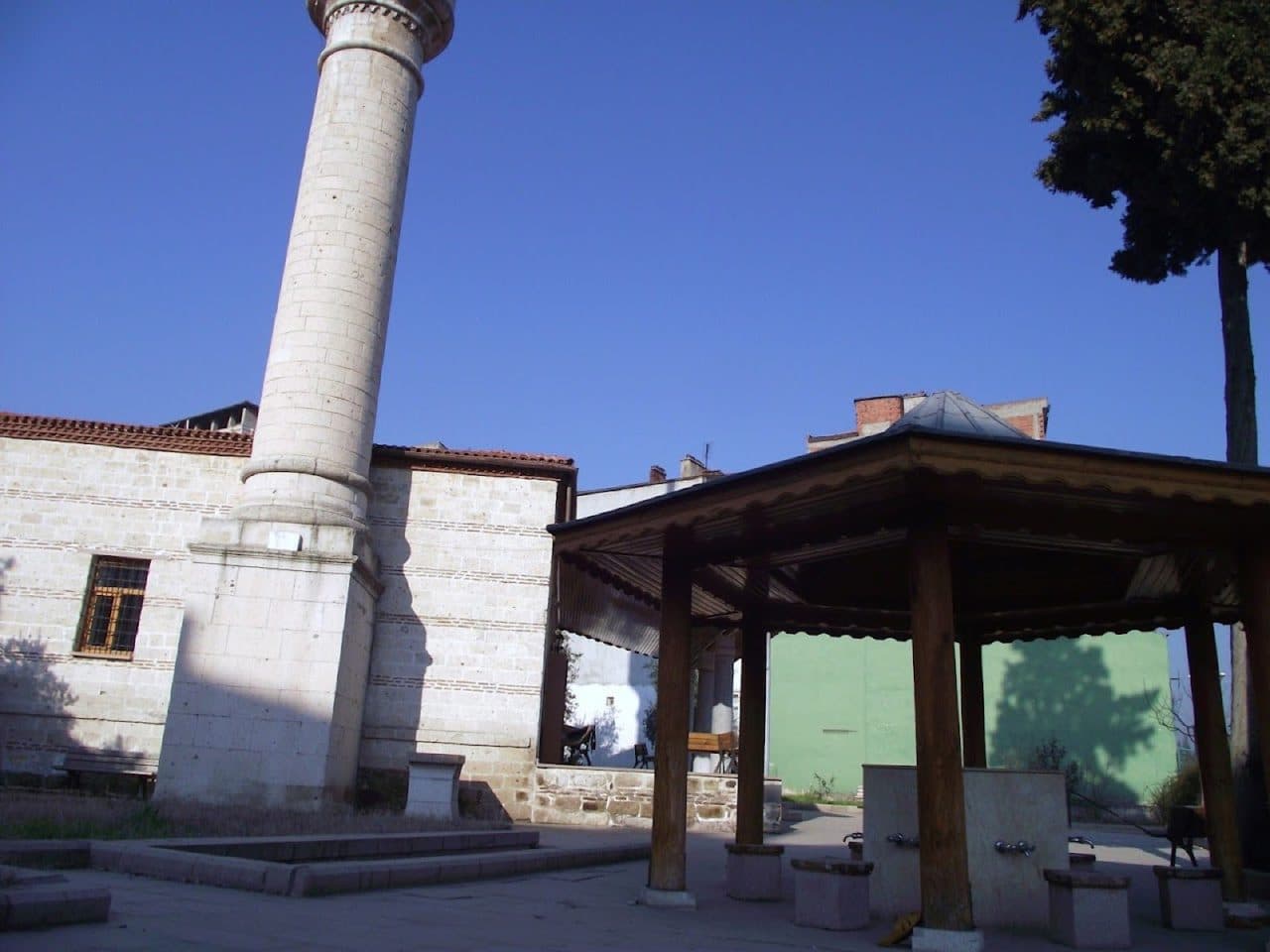 Yoğurtçu Camii Şadırvanı