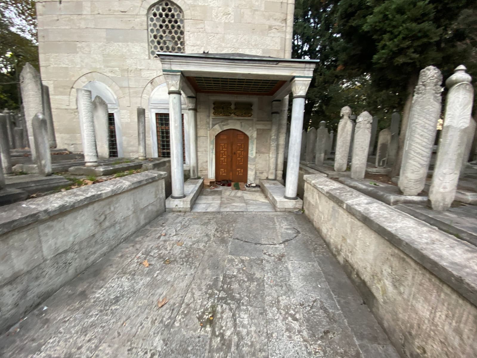 Üryanizade Ahmet Esat Efendi Türbesi Çeşmesi