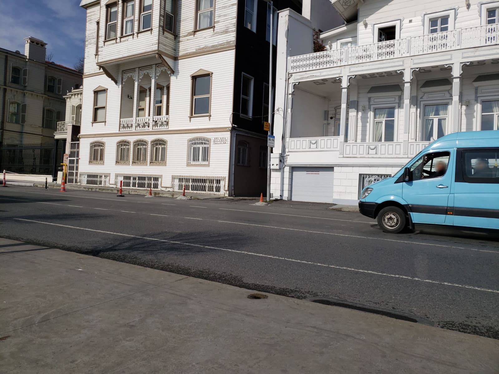 Sahilhane 41, Merkez