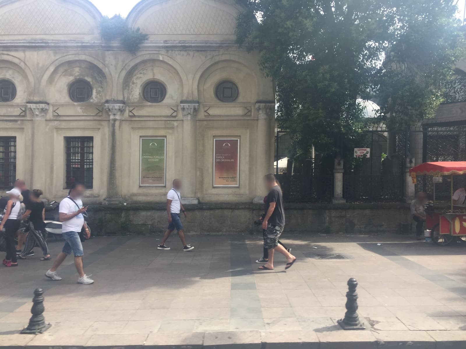 Tezveren Dede Türbesi