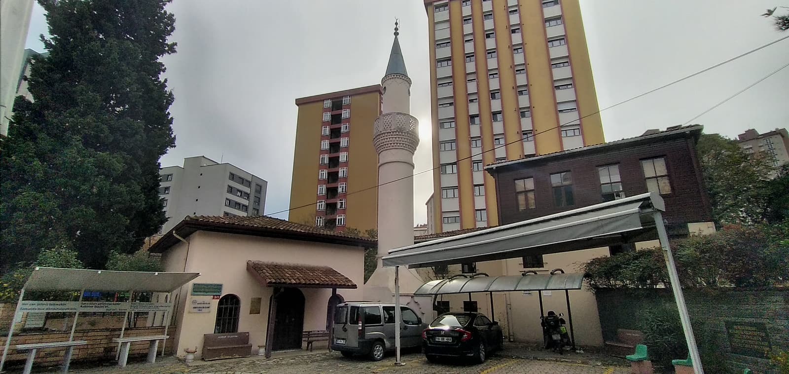 Abdülhalim Camii