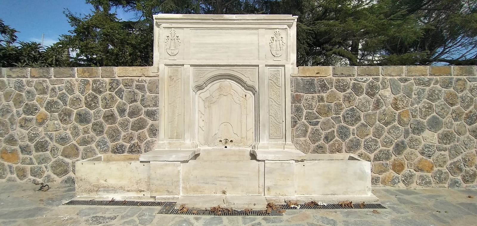Abdülmecit Han Çeşmesi ve Sarnıcı