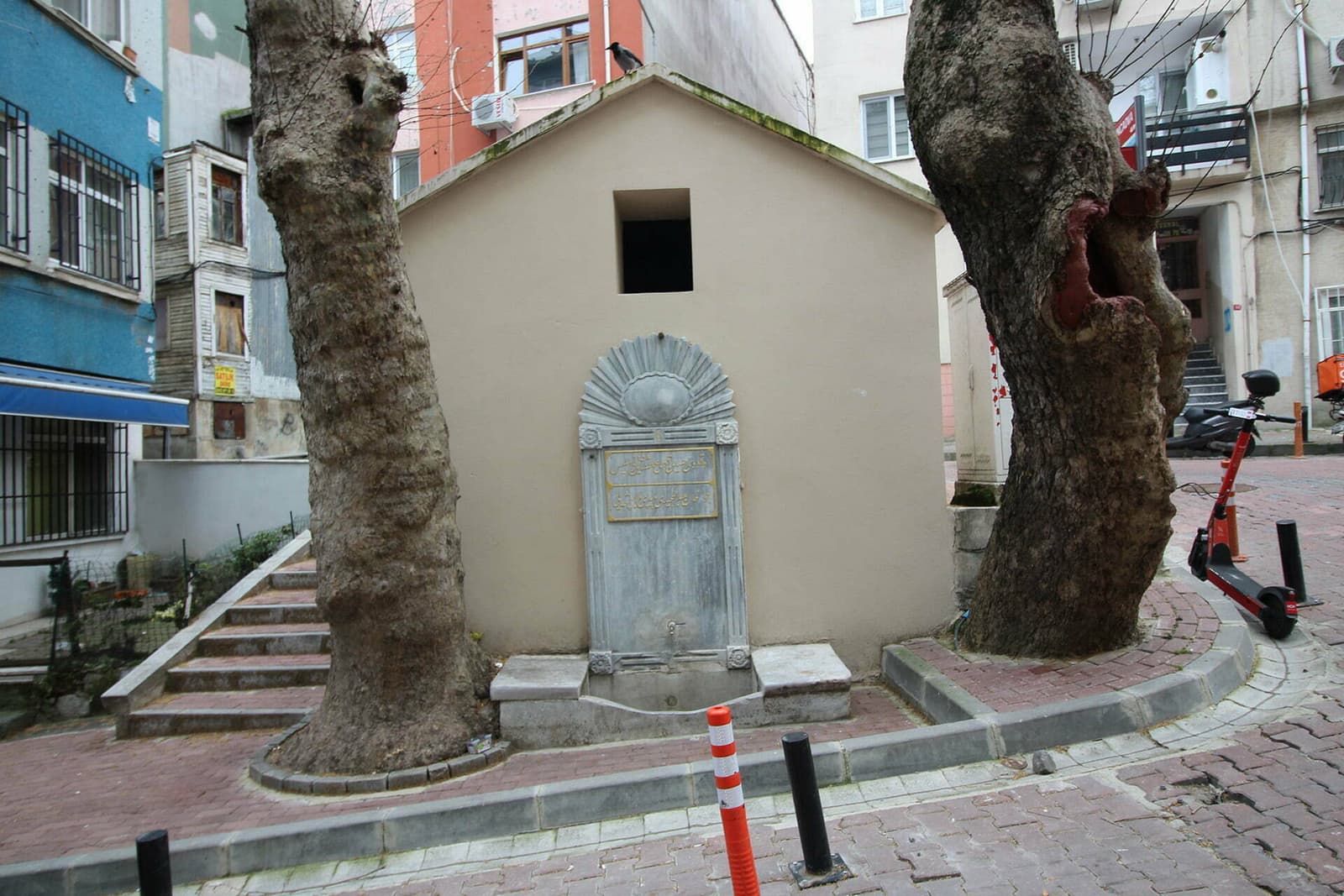 Abdülmecid Han ve Zübeyde Hanım Çeşmesi