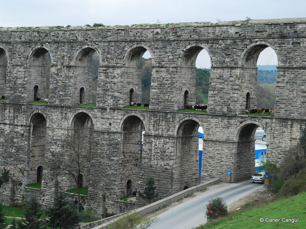 Eğri Kemer