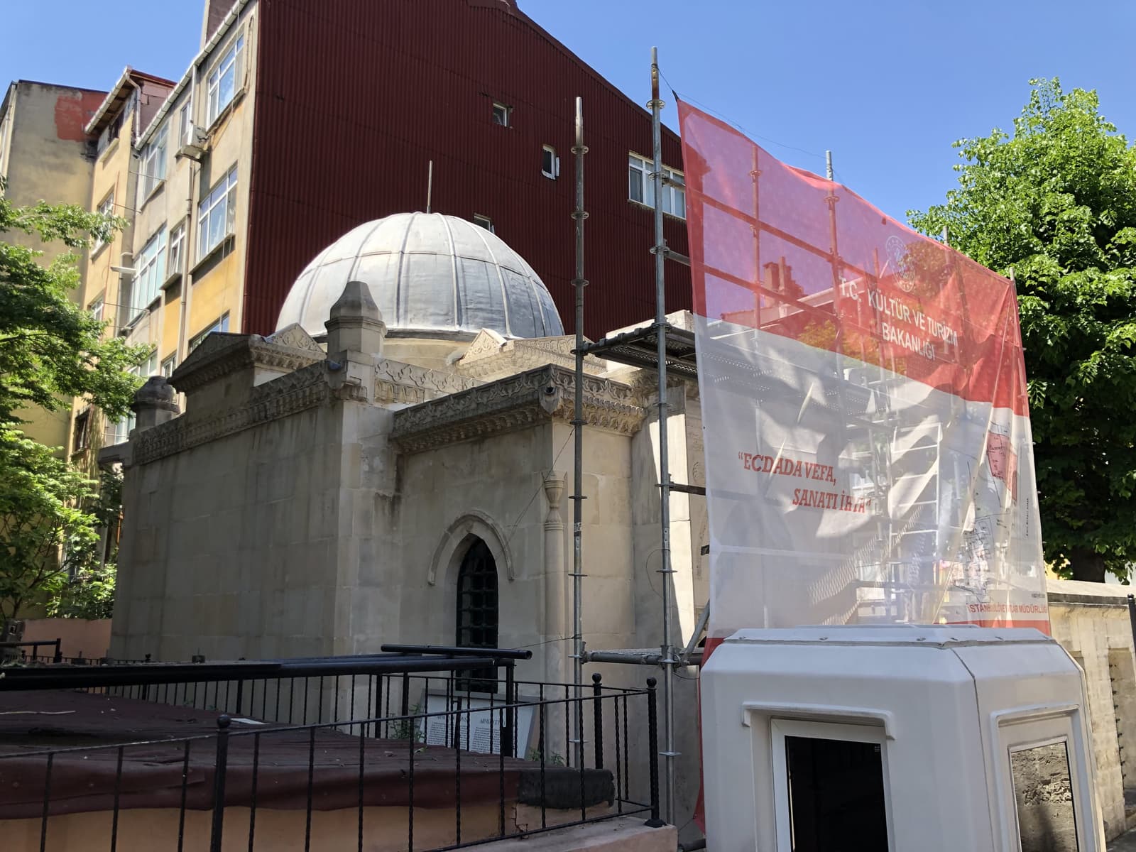 Sadrazam Ahmet Cevat Paşa Türbesi