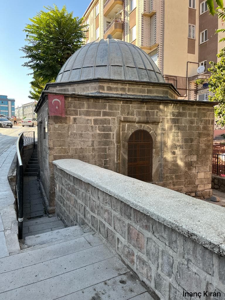 Külhani Ali Baba Türbesi