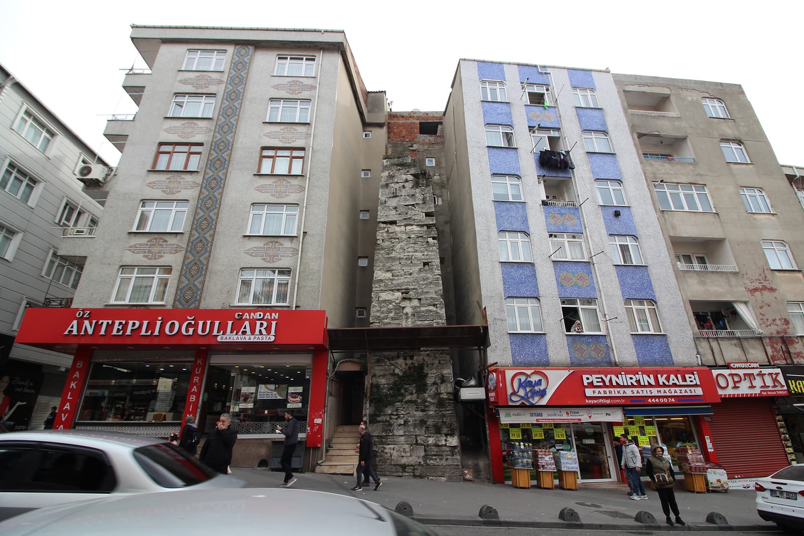 Su Terazisi, Nine Hatun