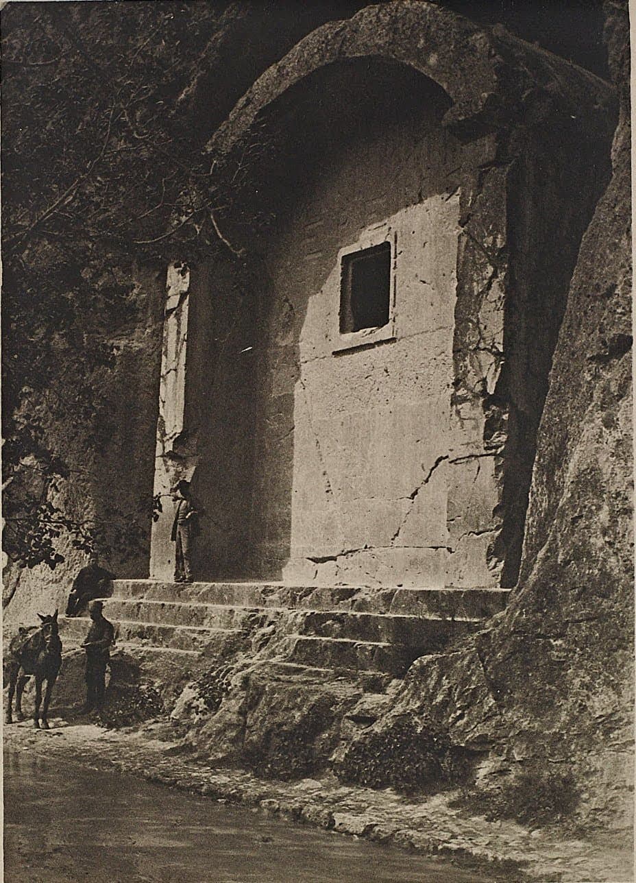 Aynalı Mağara Kral Mezarı