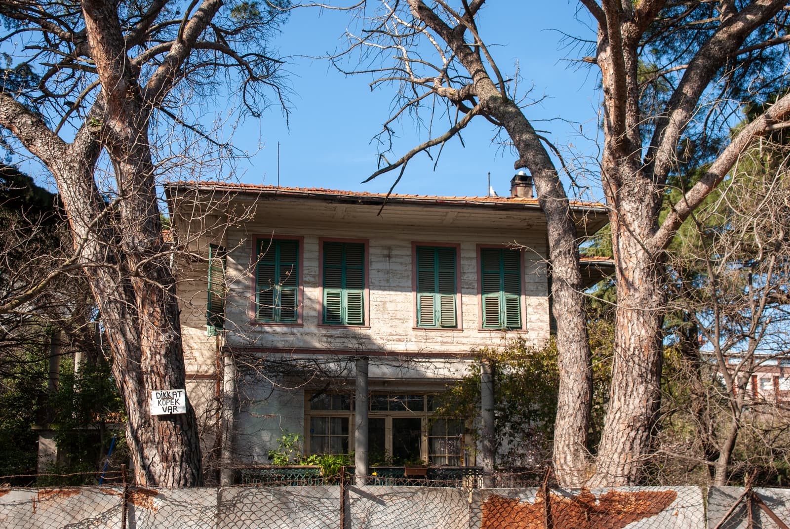 Burla Biraderler Köşkü