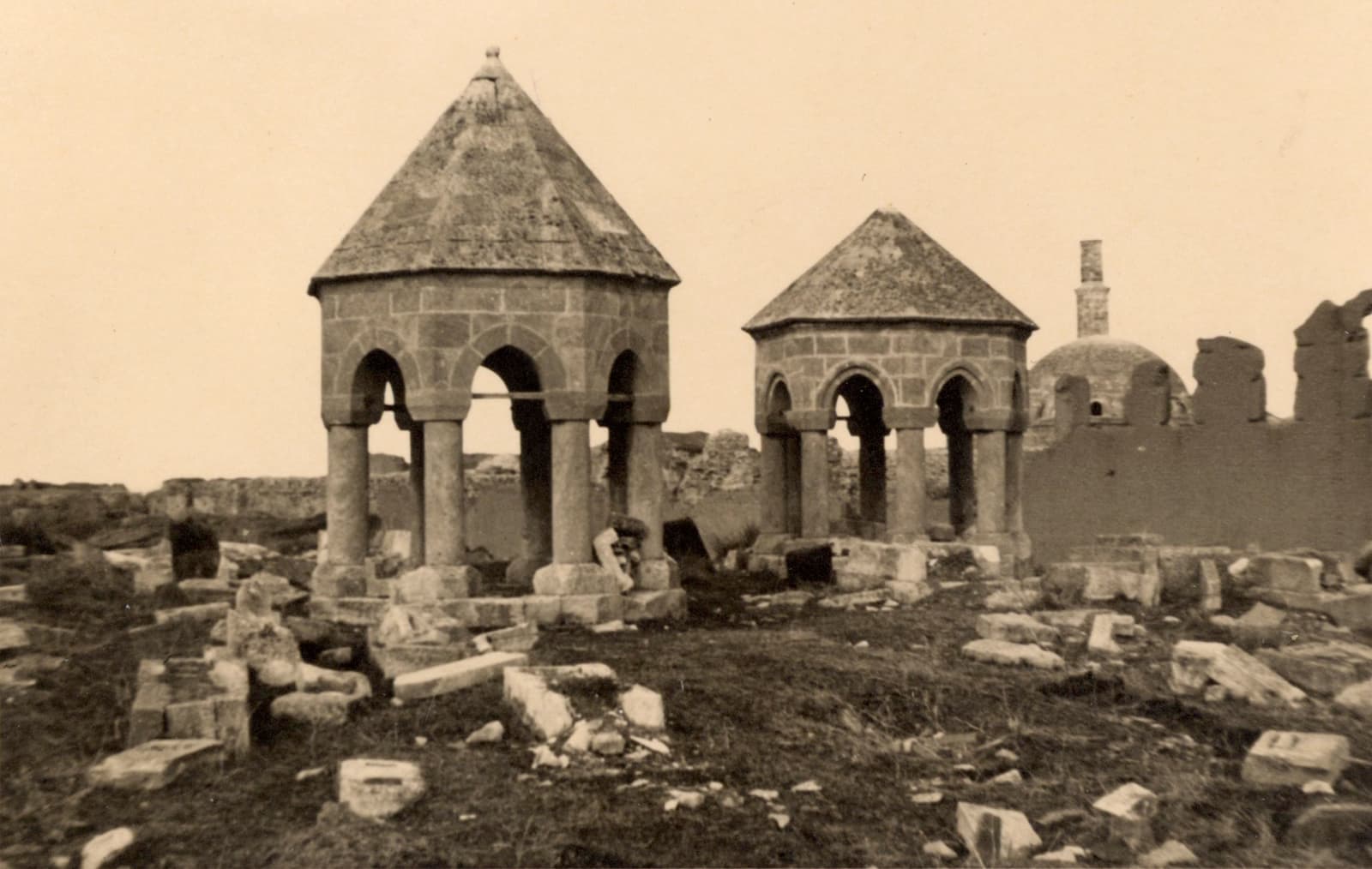 İkiz Kümbetler