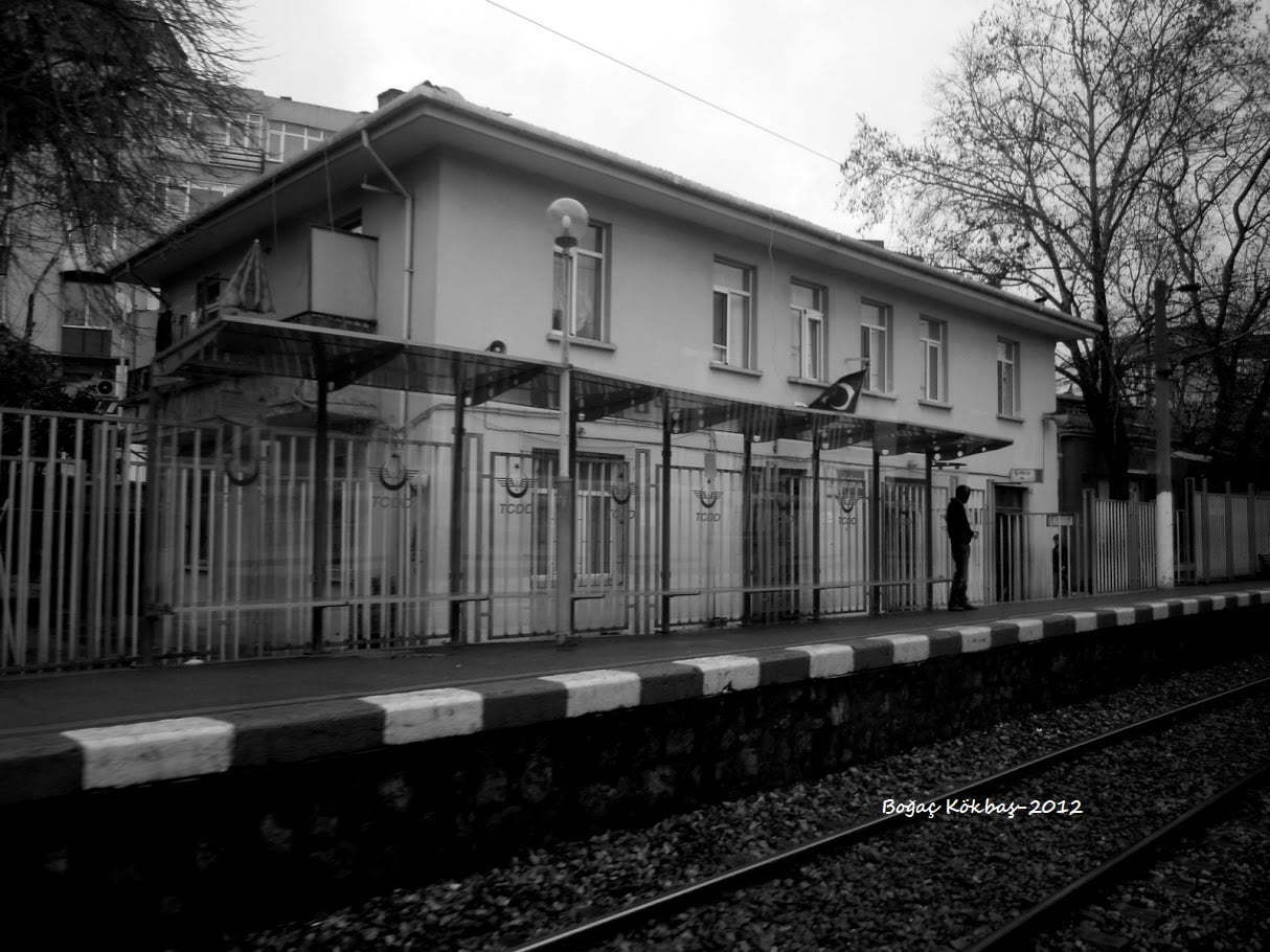 Küçükyalı Tren İstasyonu