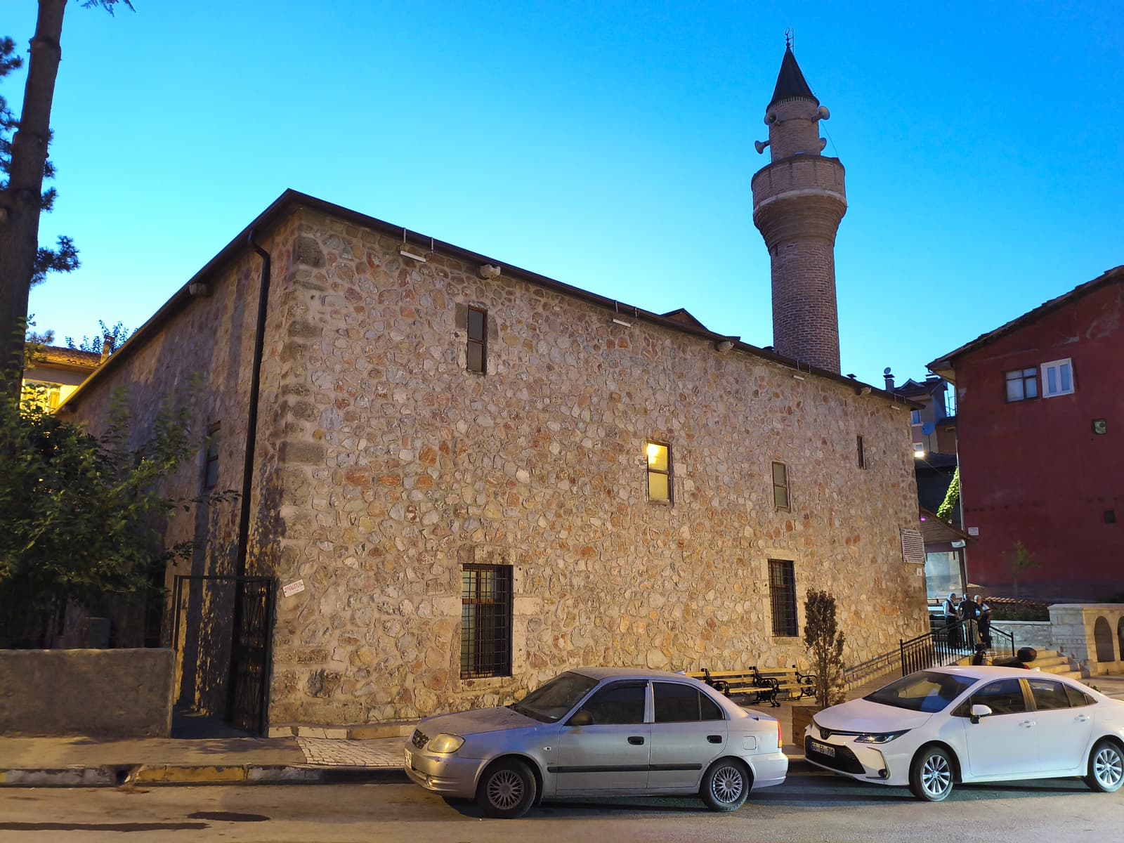 Garipler Camii