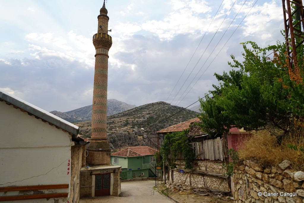 Çeşnigir Sinan Paşa Camii