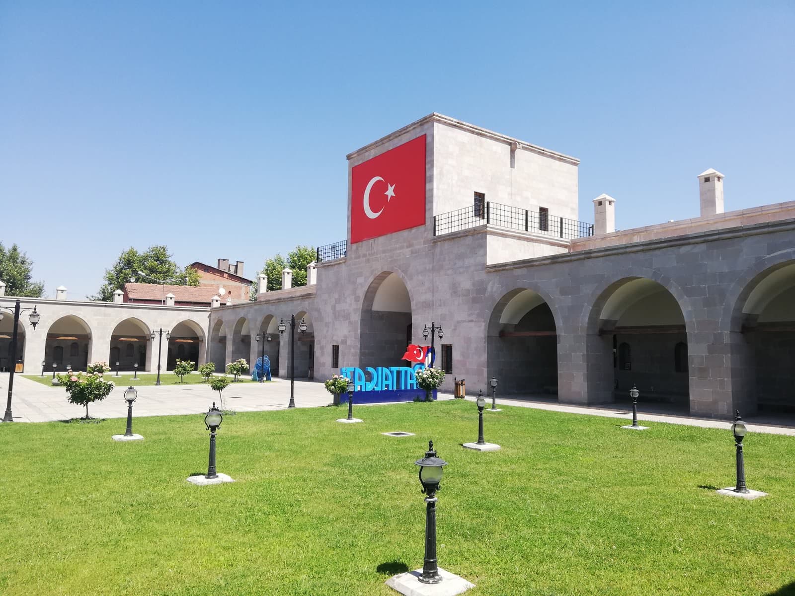 Silahtar Mustafa Paşa Kervansarayı