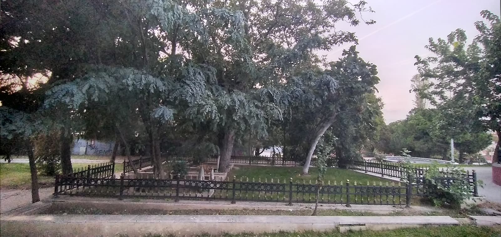 Bedrettin Tekkesi Haziresi