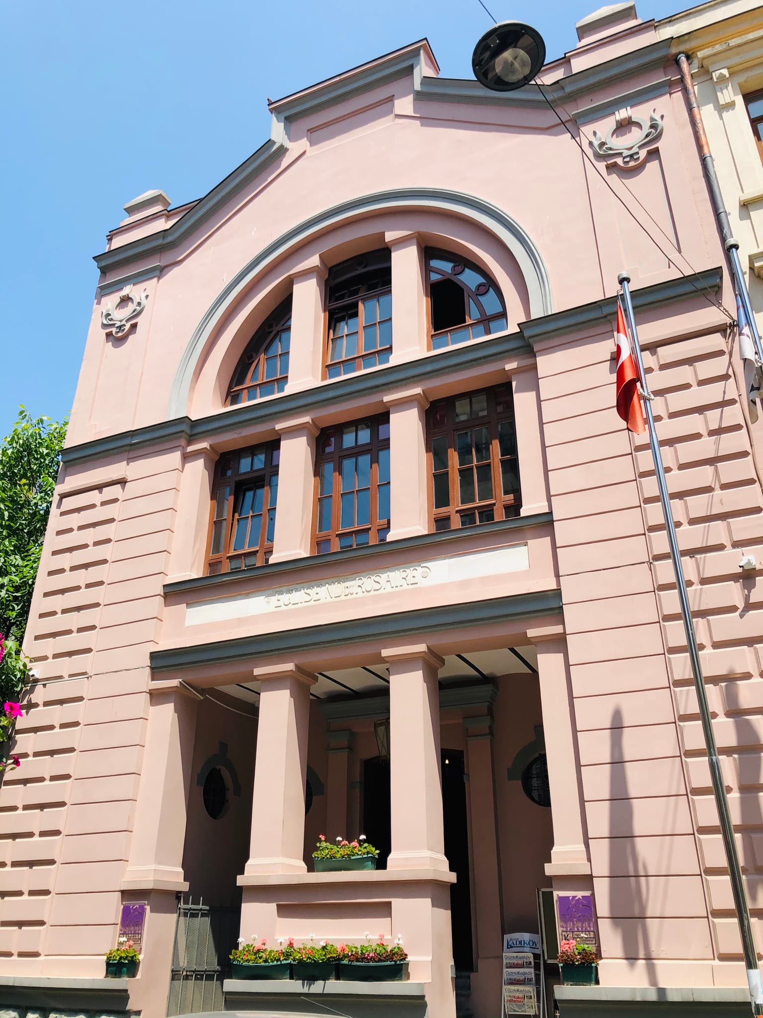 Notre Dame du Rosaire Katolik Kilisesi