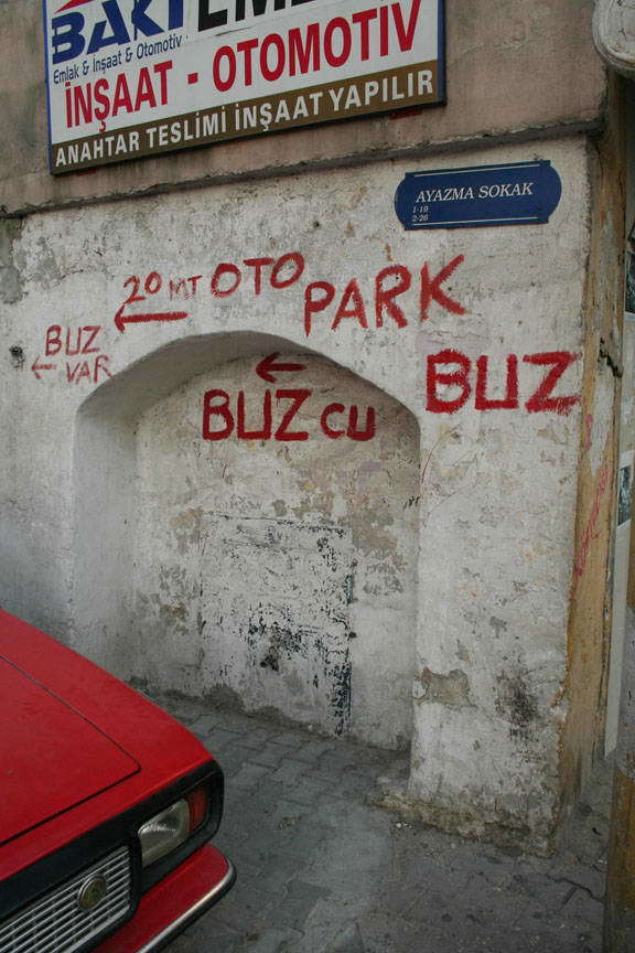 Ayazma Sokak Çeşmesi (Eski Yeri)