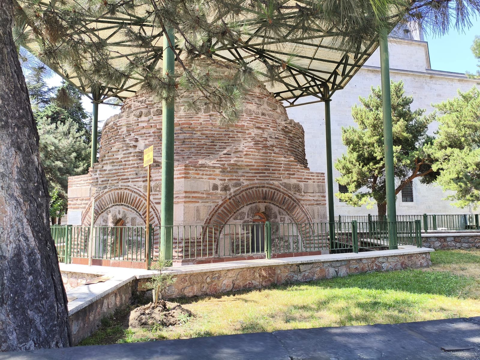 Burgaç Hatun Türbesi