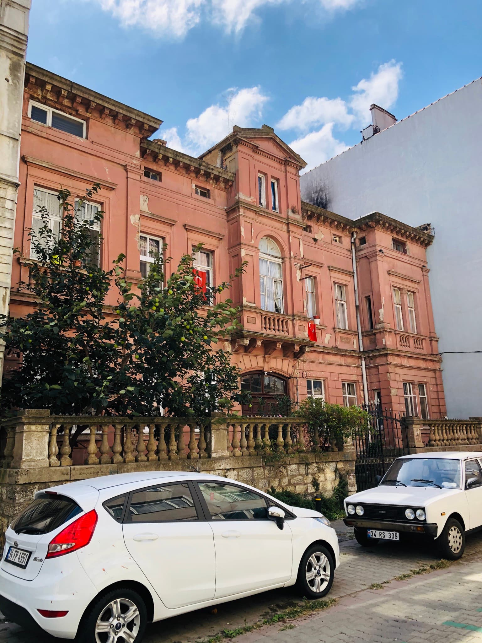 Sünget Apartmanı