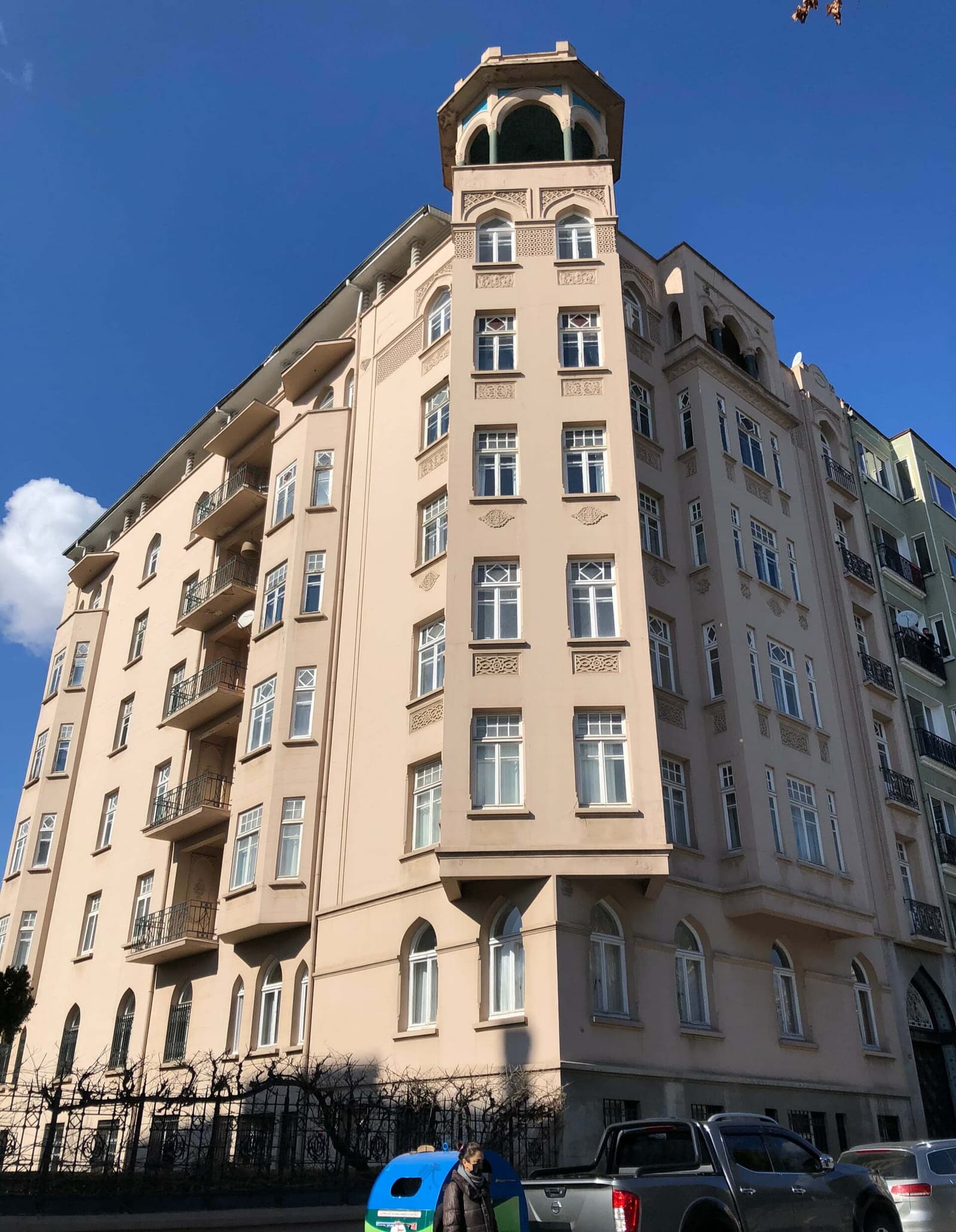 İzmir Palas Apartmanı