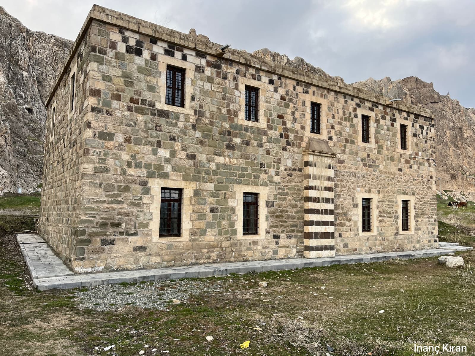 Horhor Medresesi Camii