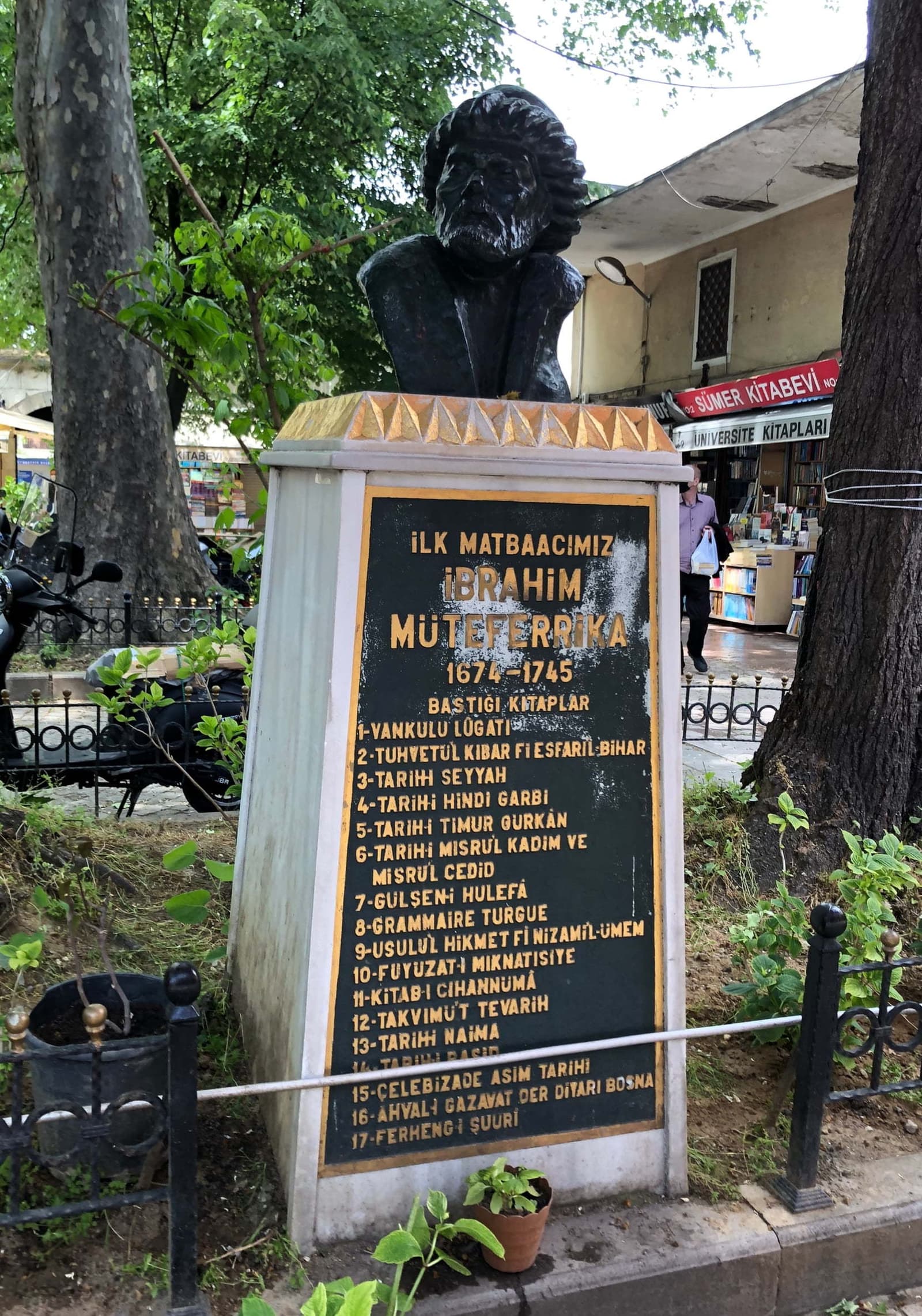 İbrahim Müteferrika Büstü