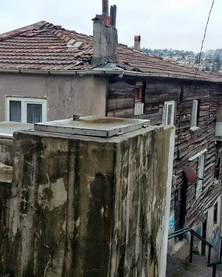 Defnedalı Sokak Su Terazisi