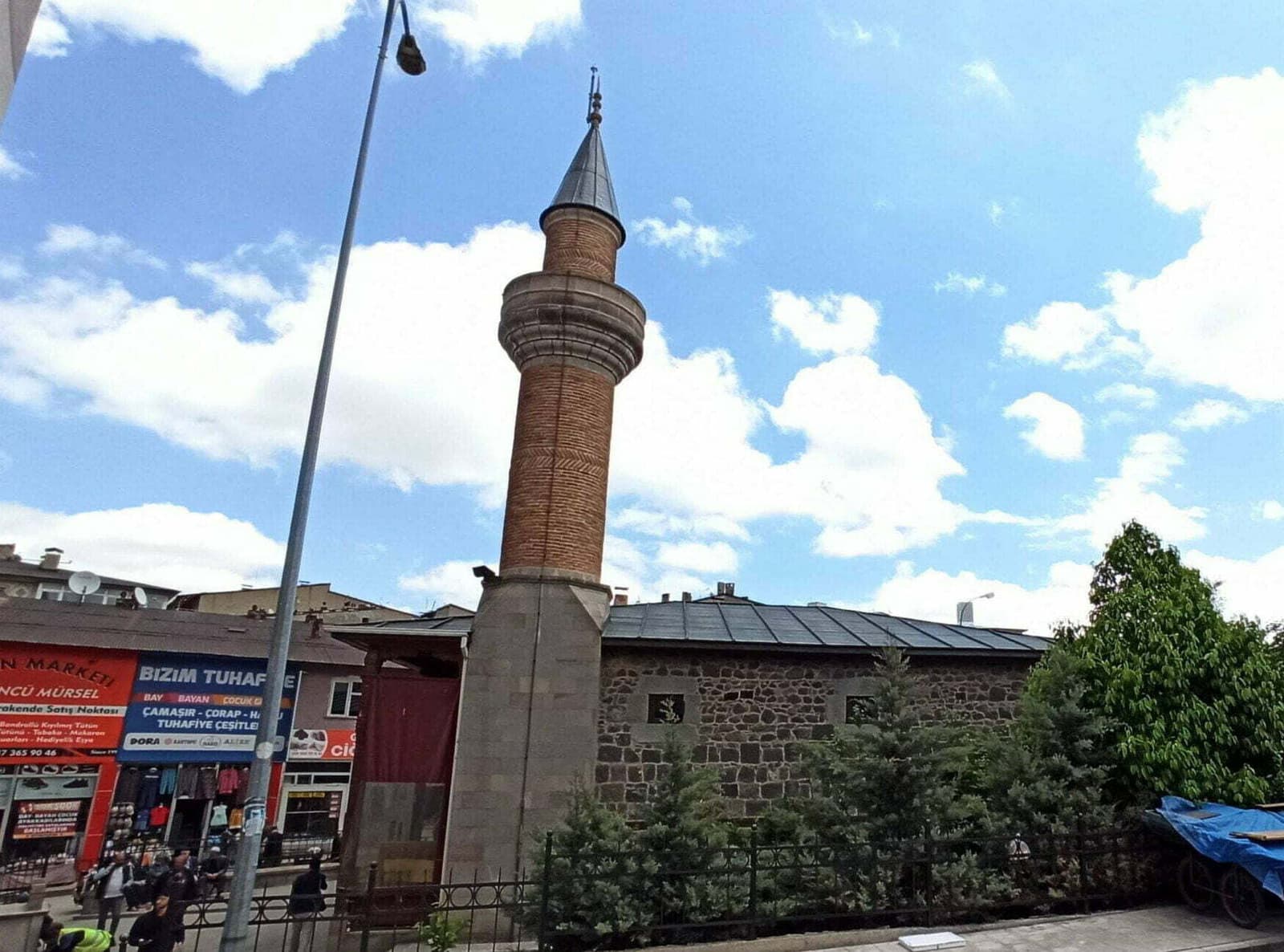 İhmal Camii