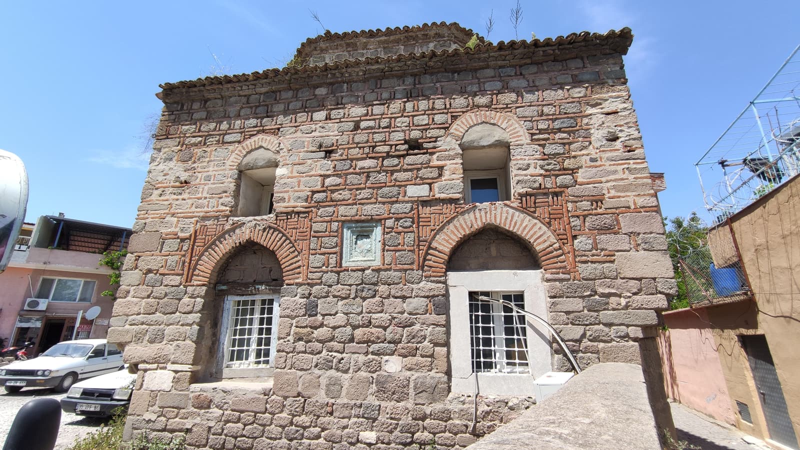 Parmaklı Mescid