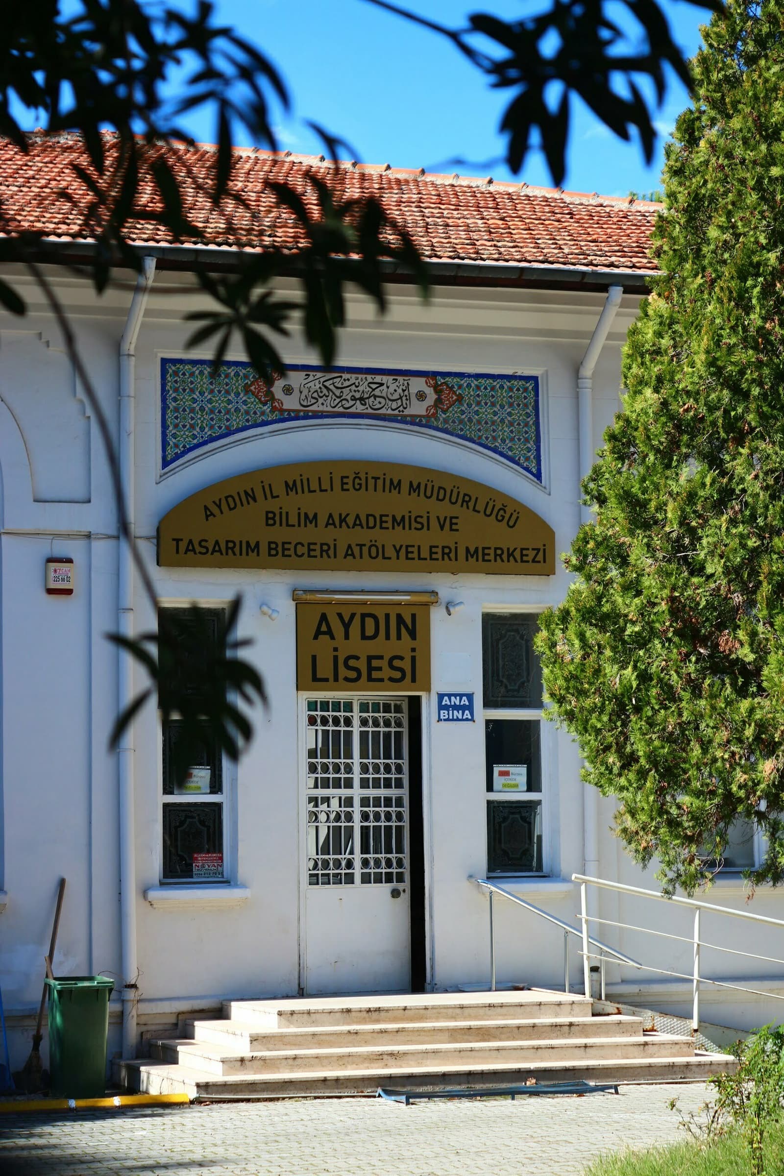 Aydın Cumhuriyet Mektebi Binası